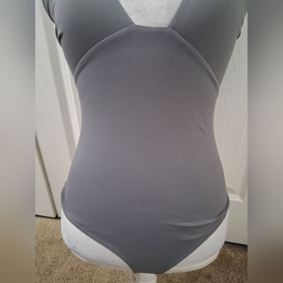 NWT Reo Rea Grey Plunging V Neck Halter Body Suit    Size S - Picture 3 of 12